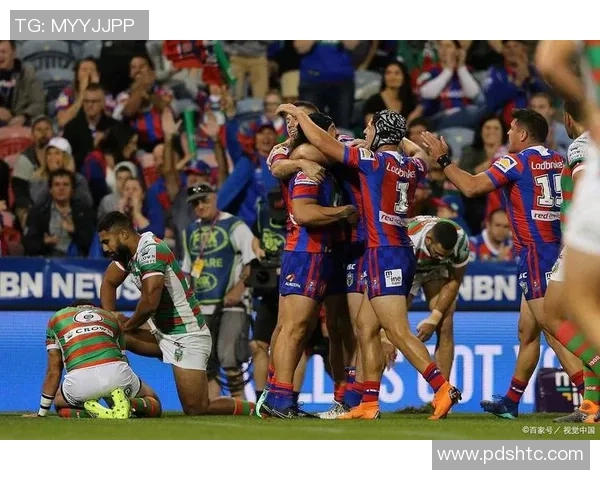 足球明星与钢琴的奇妙对话展现艺术与运动的完美结合